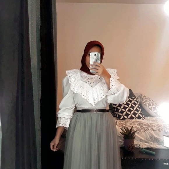 SHEIN eyelet Ruffle Trim blouse - Picture 11 of 16